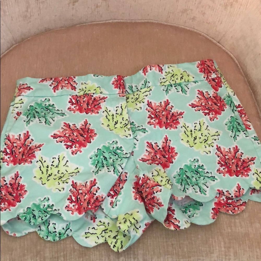Crown & ivy coral pattern shorts